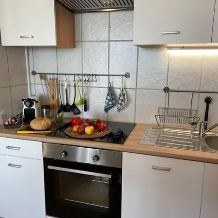 Apartment With Balcony Next To Stadium & Hbf+Netflix Prime Apartman *